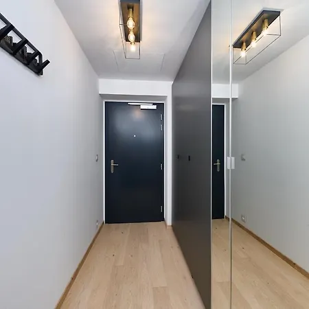 Eurovea Tower Downtown View, Parking Apartment *